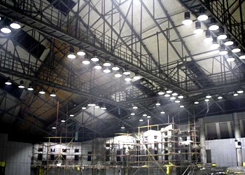 Jakie są korzyści z zastosowania oświetlenia typu high bay LED?